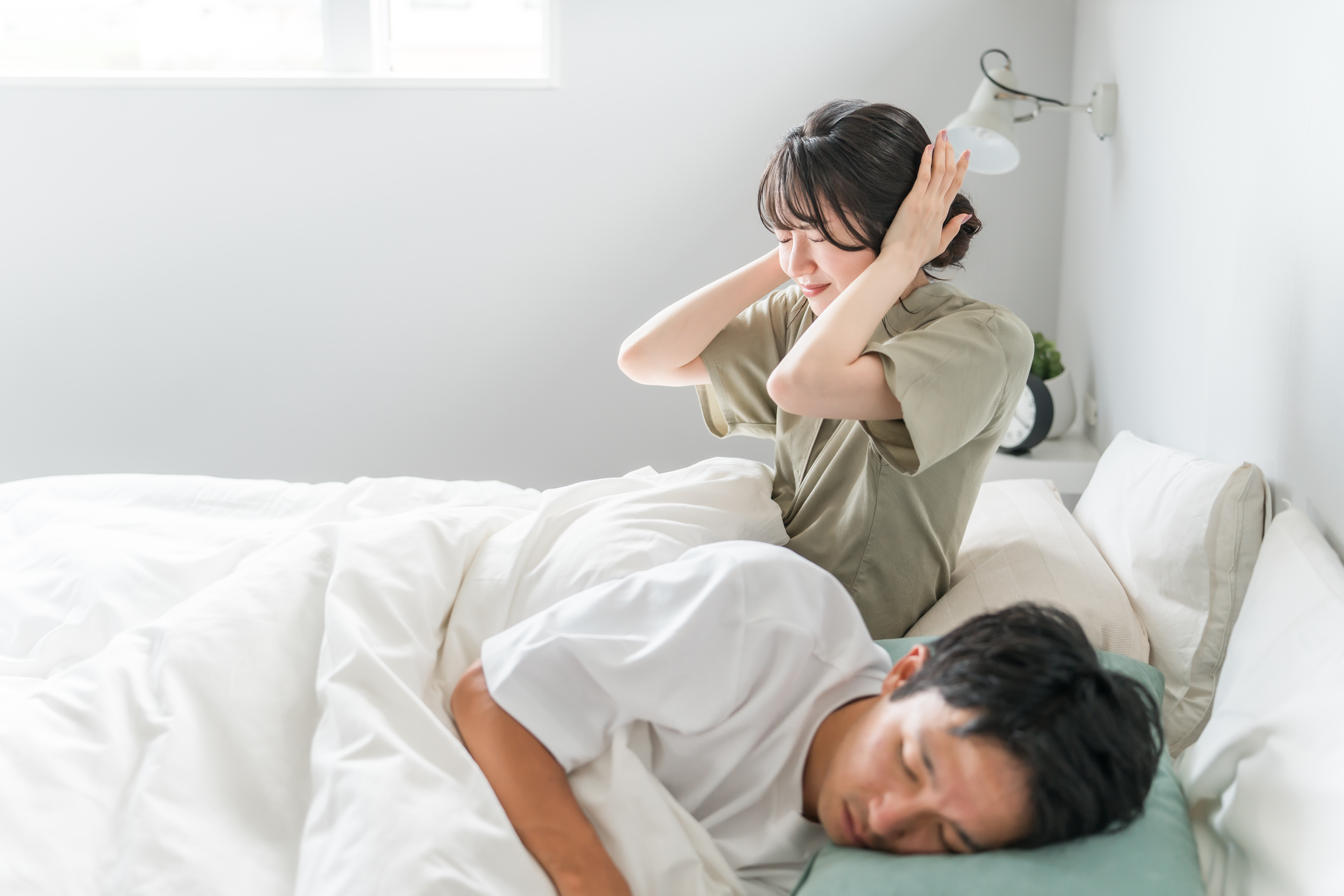 肥満といびきの関係性と治療方法を徹底解説！<br>首回りを痩せたらいびきは治るの？