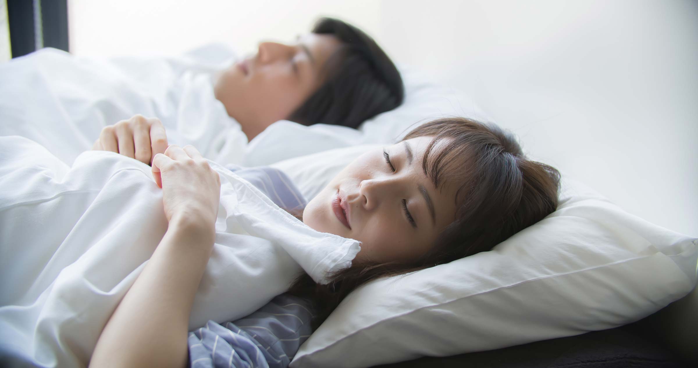急にいびきをかく女性と何歳からかきやすくなる？
